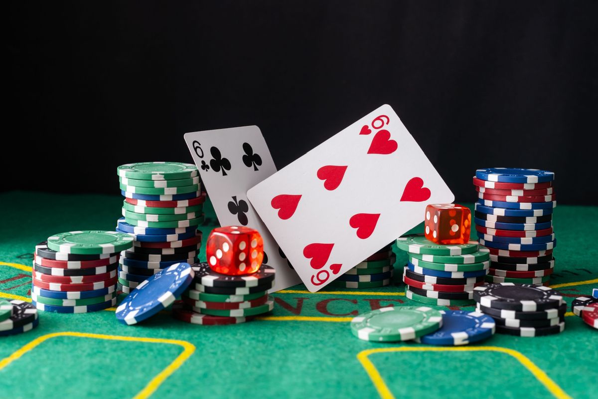 Progressive Jackpot Slots کیسینو میں پوکر گیمز